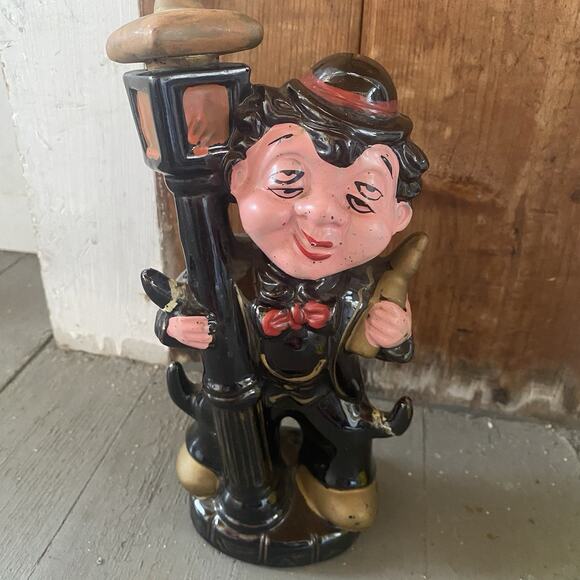 vintage Hobo Chaplin Drunk Leaning on LampPost Ceramic Figurine Statue HomeDecor - Picture 1 of 7
